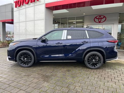 New 2026 Toyota Highlander XSE image 2