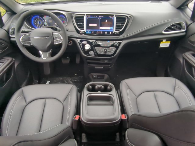 New 2027 Chrysler Pacifica Select FWD image 13