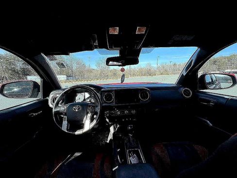 Used 2019 Toyota Tacoma TRD Off-Road image 15