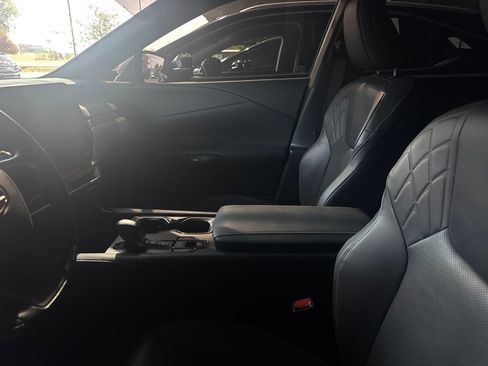 Used 2024 Lexus RX 350 Premium w/ Accessory Package (Z1) FWD image 9