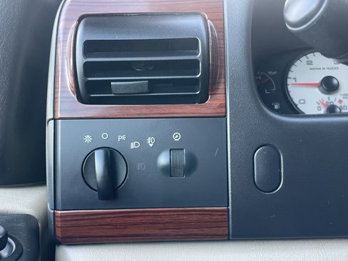 Used 2006 Ford F350 Lariat image 16