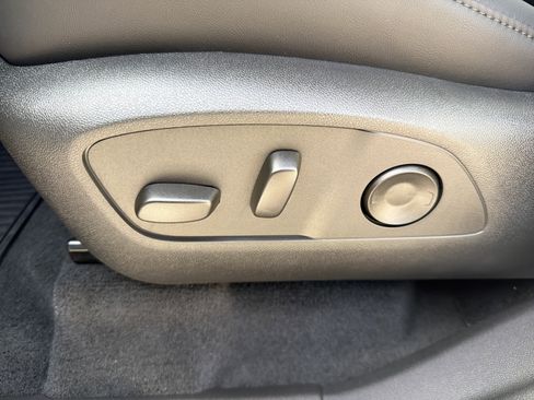 New 2026 GMC Acadia Elevation image 12