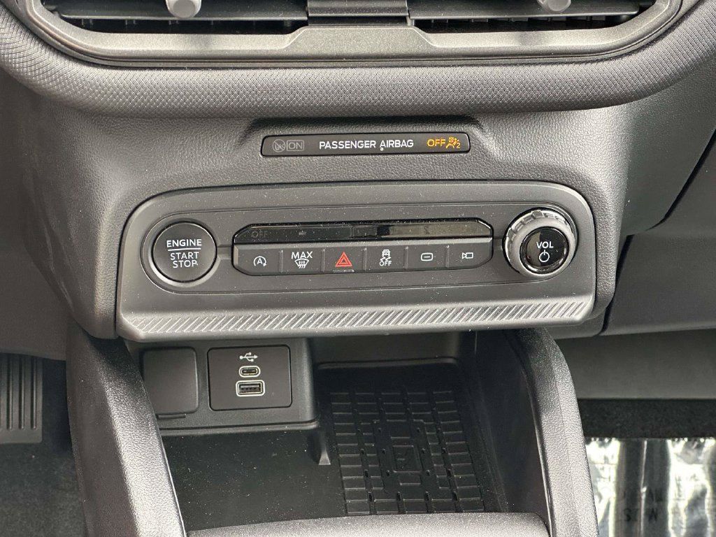 Used 2025 Ford Bronco Sport Big Bend w/ Convenience Package AWD/4WD image 18