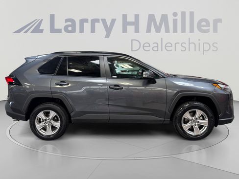 Used 2025 Toyota RAV4 XLE FWD image 6