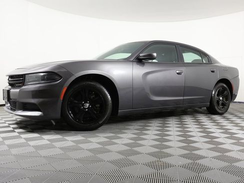 Used 2022 Dodge Charger SXT image 1