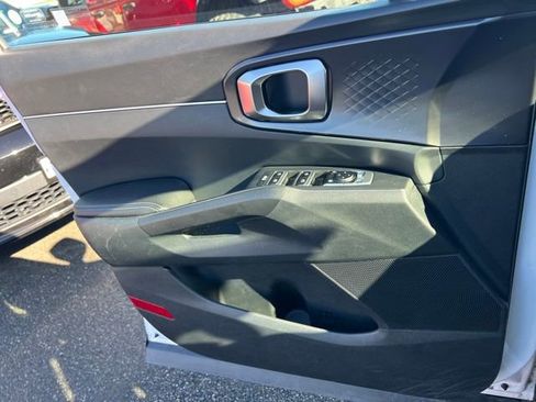 Certified 2024 Kia Sorento S image 19