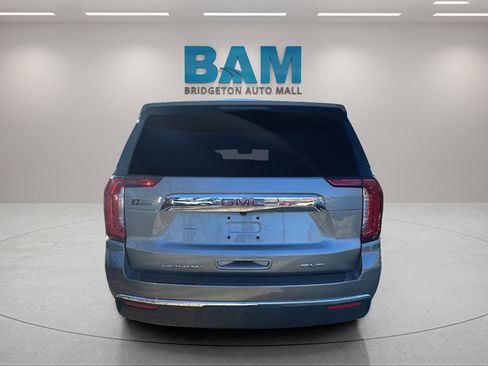 Used 2024 GMC Yukon XL SLT image 9