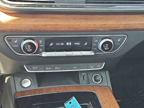 Certified 2023 Audi Q5 2.0T Premium w/ Convenience Package AWD/4WD image 7
