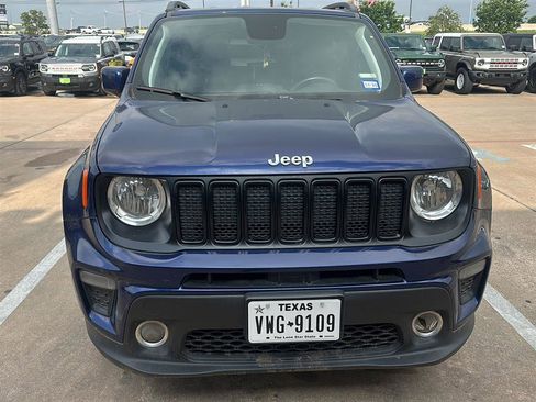 Used 2020 Jeep Renegade Latitude w/ Popular Equipment Group FWD image 25