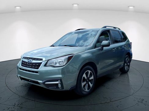 Used 2018 Subaru Forester 2.5i Premium w/ All-Weather Package AWD/4WD image 5