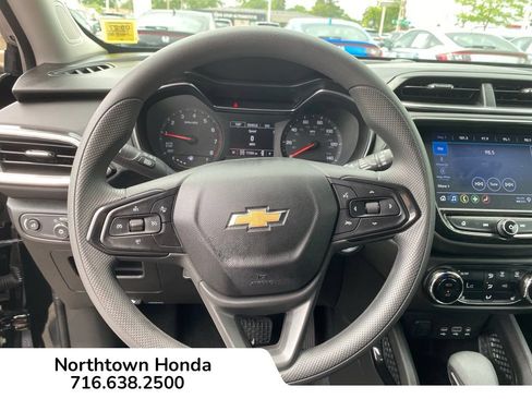 Used 2023 Chevrolet TrailBlazer LT w/ Convenience Package AWD/4WD image 21