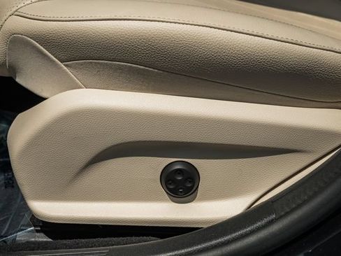 Used 2023 Mercedes-Benz E 350 4MATIC Sedan image 35