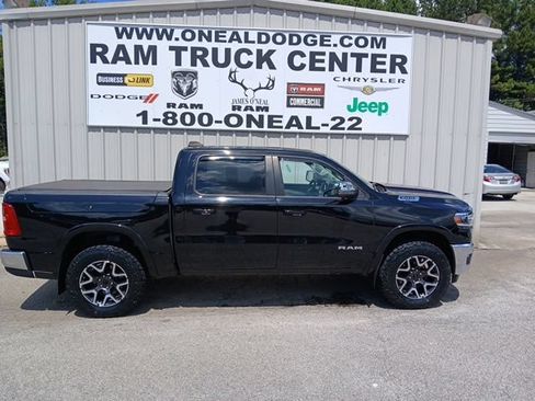 Used 2025 RAM 1500 Laramie AWD/4WD image 2