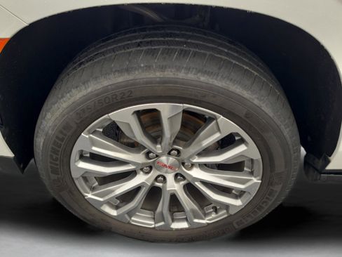 Used 2021 GMC Yukon Denali w/ Denali Premium Package image 10