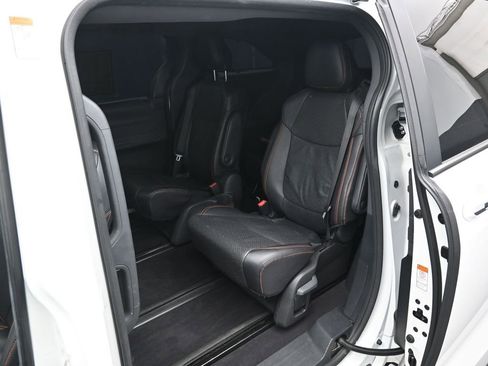 Certified 2024 Toyota Sienna XSE w/ XSE Premium Package image 33