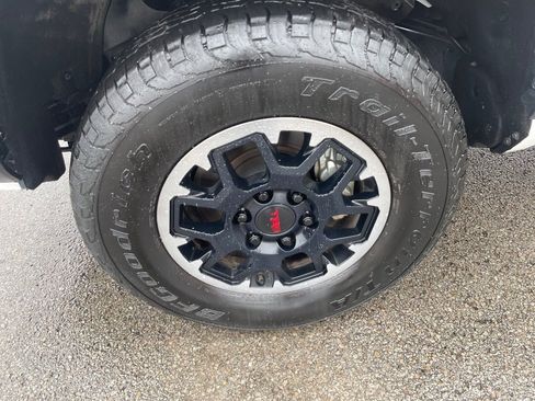 Used 2024 Toyota Tacoma SR5 image 5