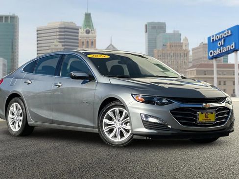 Used 2024 Chevrolet Malibu LT image 2