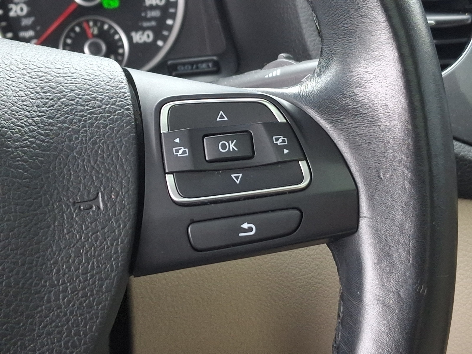 Used 2016 Volkswagen Tiguan SE AWD/4WD image 21