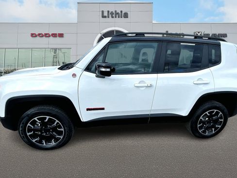Used 2023 Jeep Renegade Trailhawk image 3