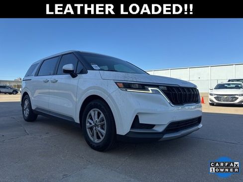 Used 2024 Kia Carnival LX image 17