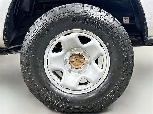 Used 2022 Toyota Tacoma SR image 27