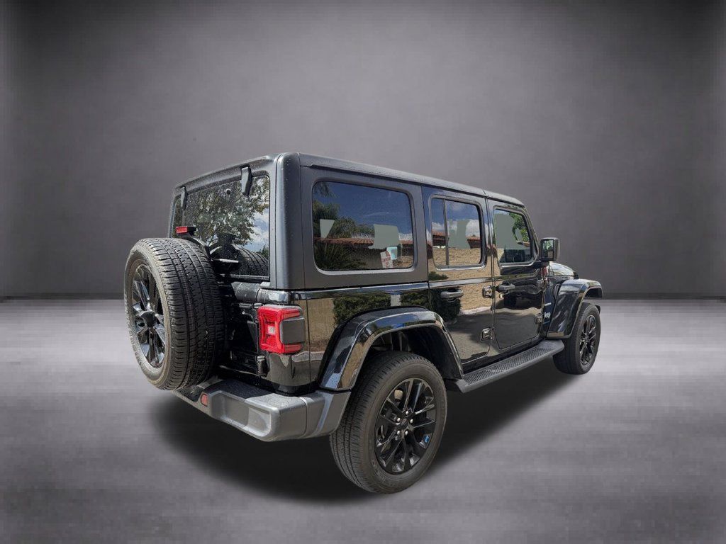 Used 2023 Jeep Wrangler Unlimited Sahara w/ Cold Weather Group AWD/4WD image 15