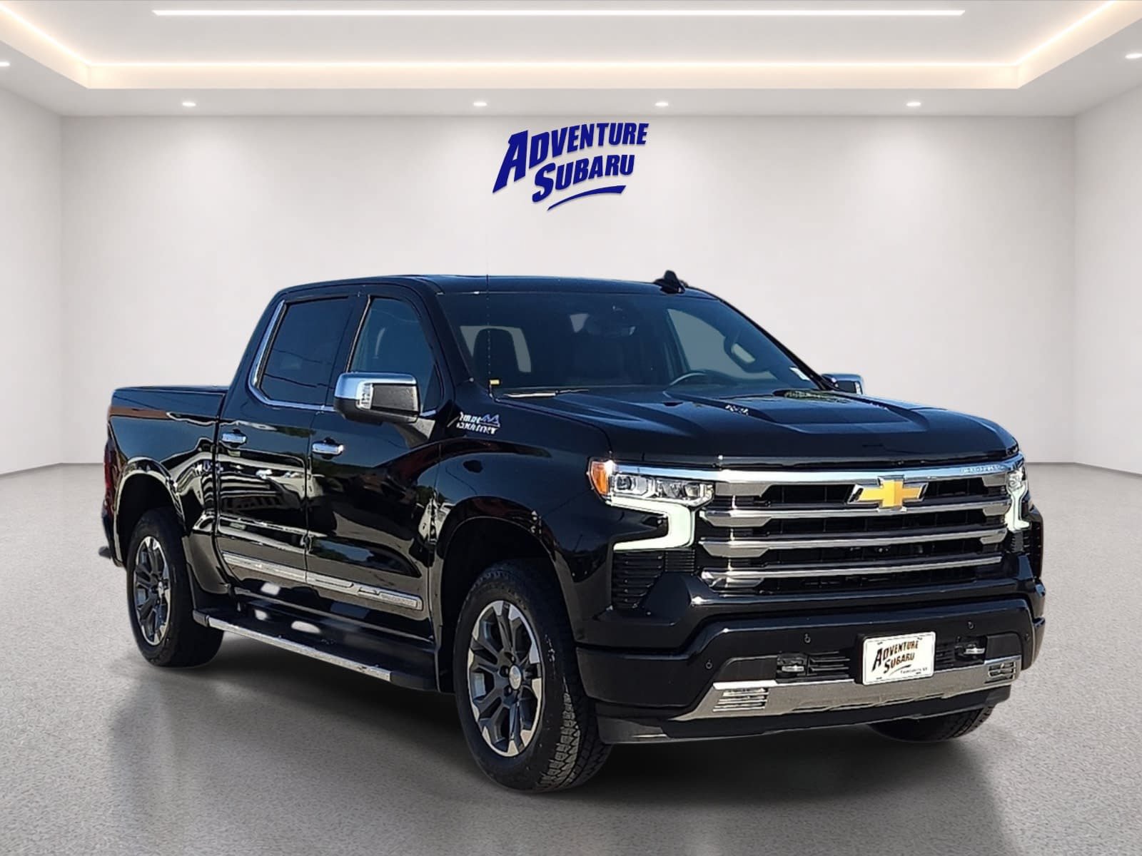 Used 2023 Chevrolet Silverado 1500 High Country w/ Technology Package AWD/4WD image 1