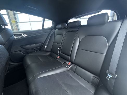 Used 2022 Kia Stinger GT1 image 31