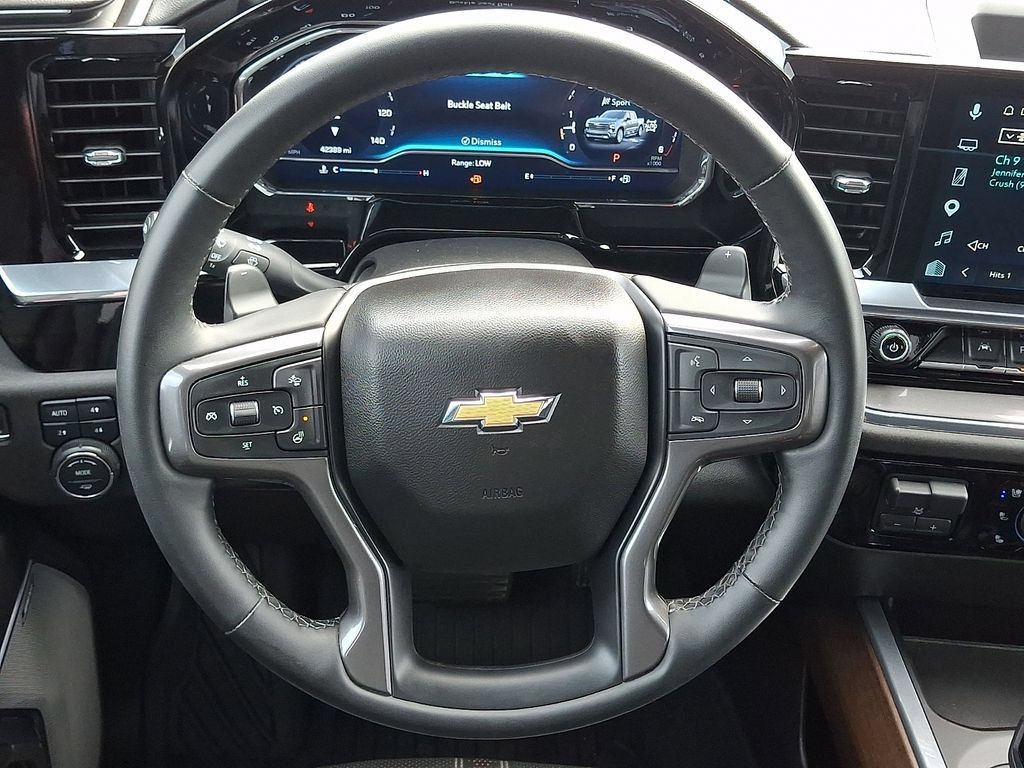 Used 2024 Chevrolet Silverado 1500 High Country w/ Z71 Off-Road Package AWD/4WD image 13