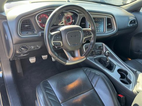 Used 2015 Dodge Challenger SRT Hellcat image 12