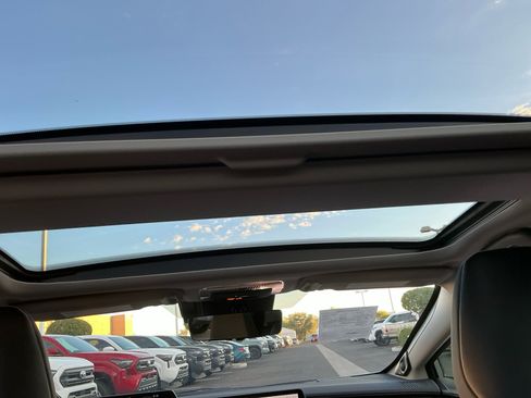 Used 2024 Toyota Prius Prime Premium image 33