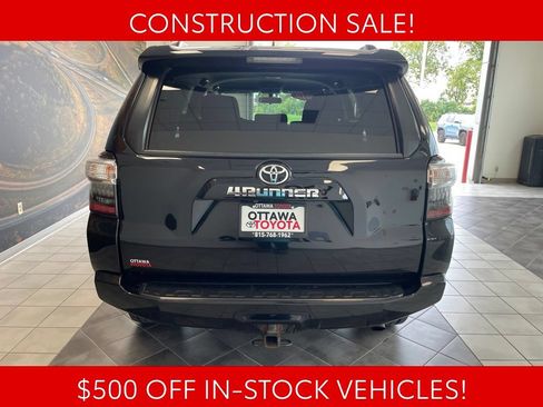 Used 2019 Toyota 4Runner SR5 AWD/4WD image 6