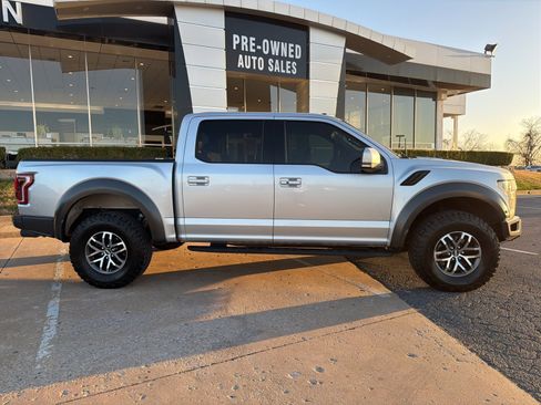 Used 2018 Ford F150 Raptor w/ Equipment Group 802A Luxury image 2