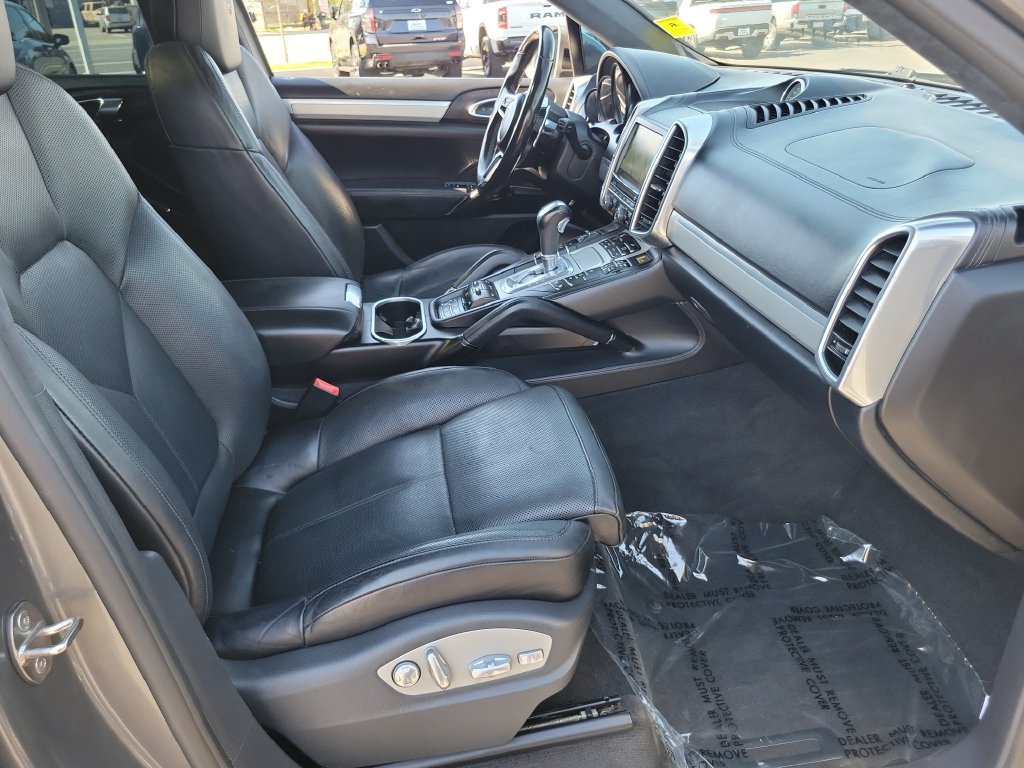 Used 2016 Porsche Cayenne GTS AWD/4WD image 19