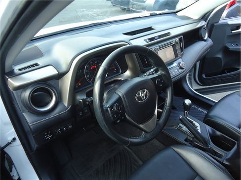 Used 2015 Toyota RAV4 Limited w/ Technology Package AWD/4WD image 27