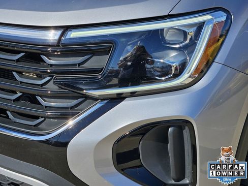 Used 2024 Volkswagen Atlas Cross Sport SE image 12