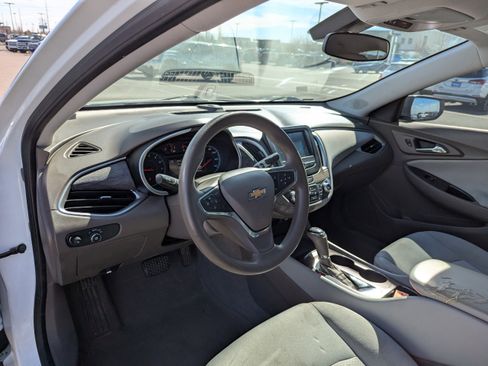 Used 2018 Chevrolet Malibu LS image 13