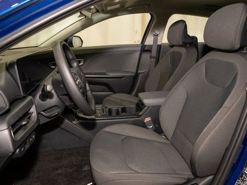 New 2025 Kia K4 LXS image 10