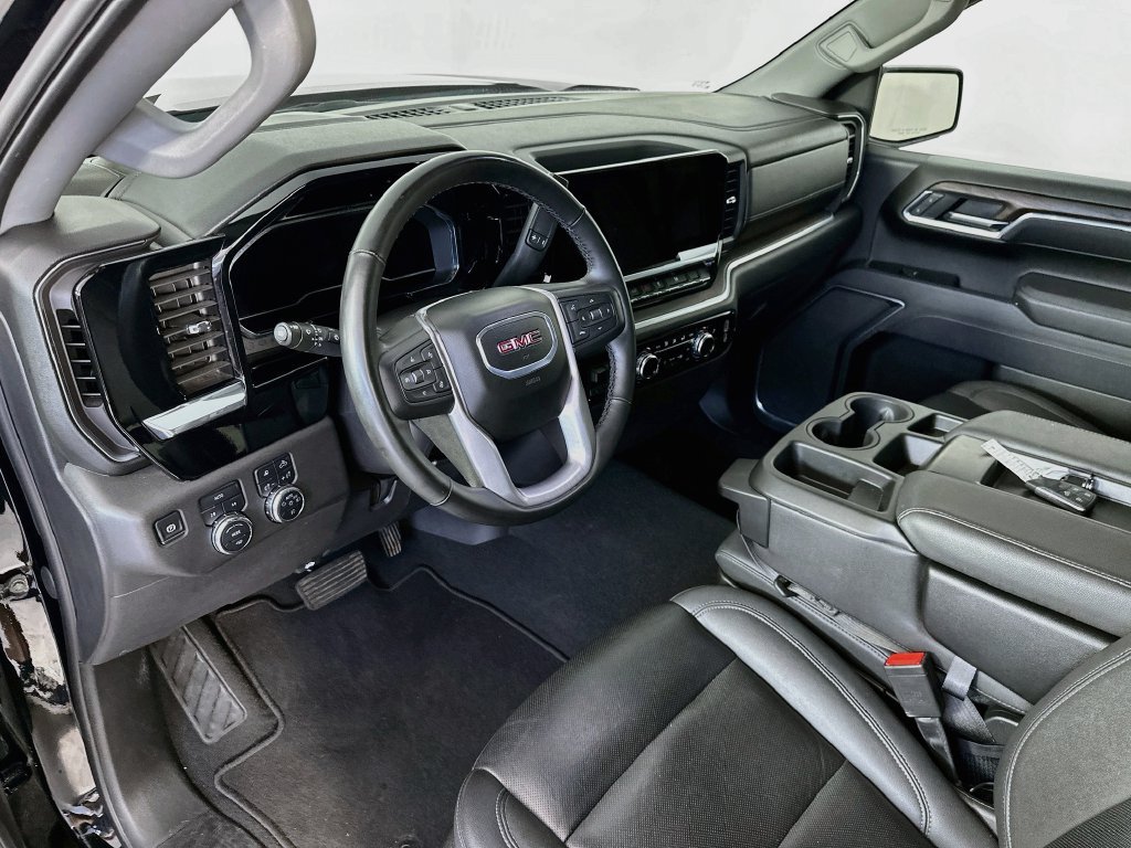 Used 2025 GMC Sierra 1500 SLT AWD/4WD image 29
