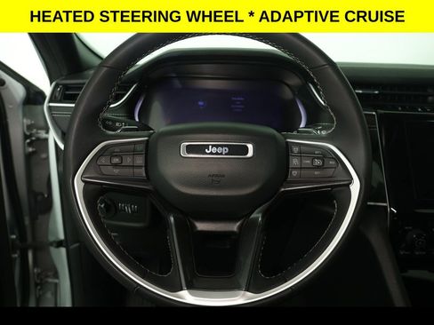 Used 2023 Jeep Grand Cherokee L Laredo image 9