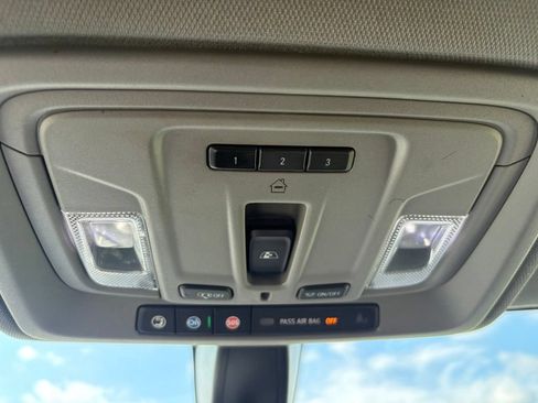 Used 2021 Chevrolet Silverado 1500 LT w/ Convenience Package II AWD/4WD image 24