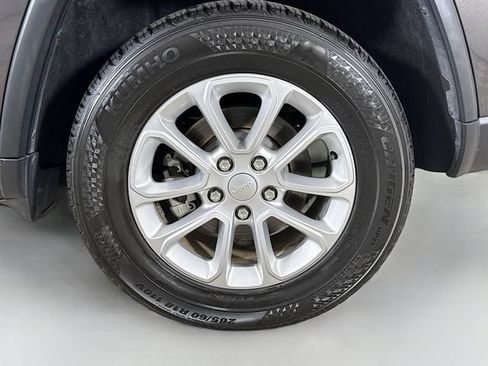 Used 2021 Jeep Grand Cherokee Laredo X AWD/4WD image 30
