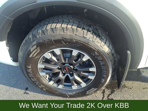 Used 2021 Nissan Titan PRO-4X w/ Pro-4x Convenience Package image 8