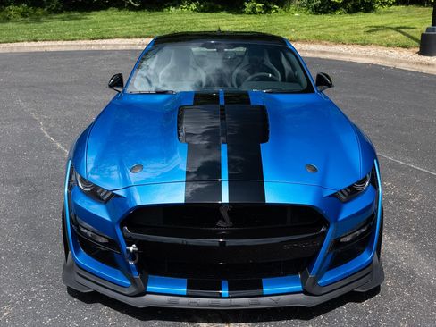 Used 2021 Ford Mustang Shelby GT500 w/ Carbon Fiber Track Pack RWD image 3