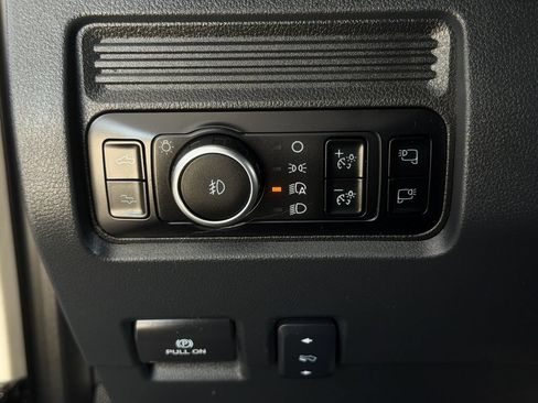 Used 2025 Ford F350 Platinum AWD/4WD image 24