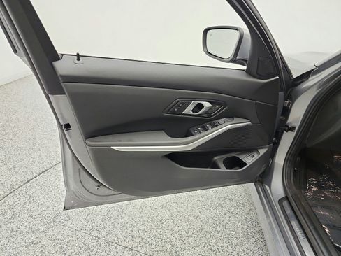 Used 2025 BMW 330i Sedan w/ Convenience Package RWD image 15