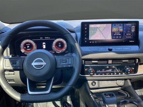 Used 2024 Nissan Rogue Platinum w/ Platinum Premium Package image 11