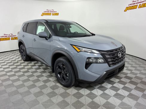 New 2026 Nissan Rogue SV FWD image 8
