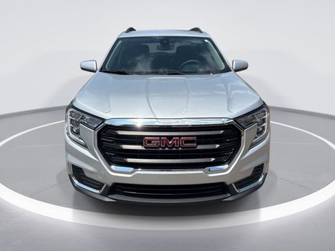 Certified 2022 GMC Terrain SLE w/ Driver Convenience Package AWD/4WD image 2