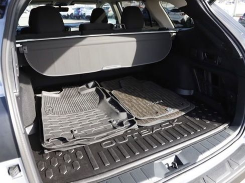 Used 2025 Subaru Outback Premium w/ Popular Package #1A image 5